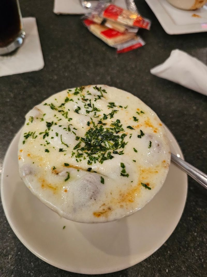 French Onion Soup Worth Ordering Every Single Time French Onion Soup Worth Ordering Every Single Time