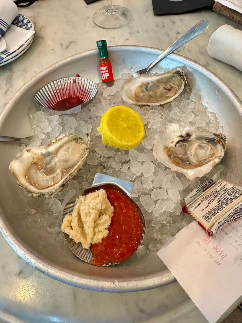Fresh Oysters That Open the Meal Perfectly