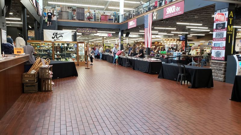 Fresh Produce and Local Goods That Draw Seasonal Crowds Fresh Produce and Local Goods That Draw Seasonal Crowds
