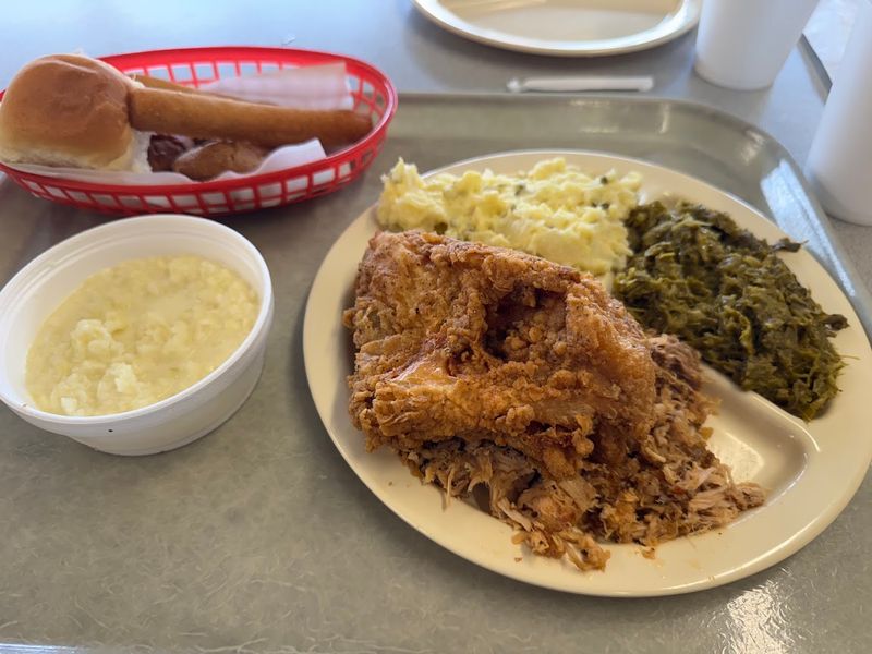 Fried Chicken That Earns Its Reputation Fried Chicken That Earns Its Reputation