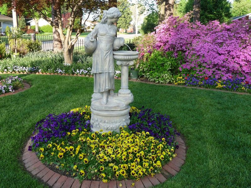 Gardens That Change With Every Season Gardens That Change With Every Season