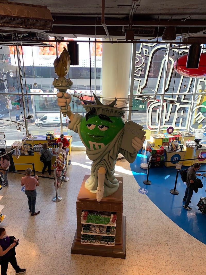 Giant Character Statues and Photo Opportunities Giant Character Statues and Photo Opportunities