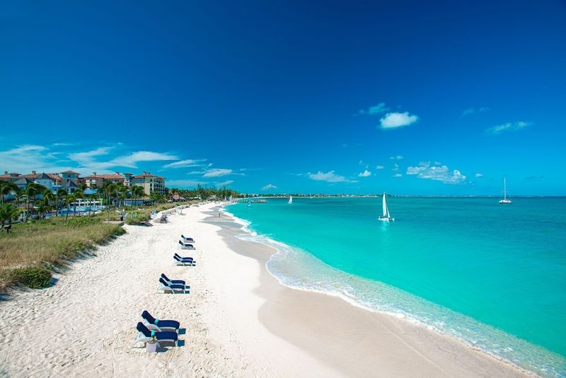 Grace Bay Beach, Providenciales, Turks and Caicos Grace Bay Beach, Providenciales, Turks and Caicos