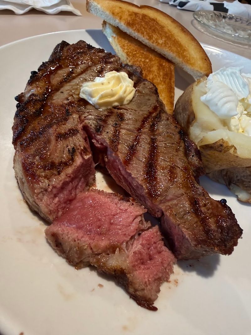 Hand-Cut Steaks That Rival the Big-City Spots Hand-Cut Steaks That Rival the Big-City Spots