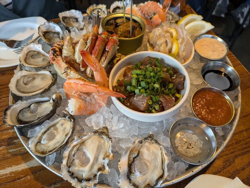 Happy Hour and the Best Time to Visit