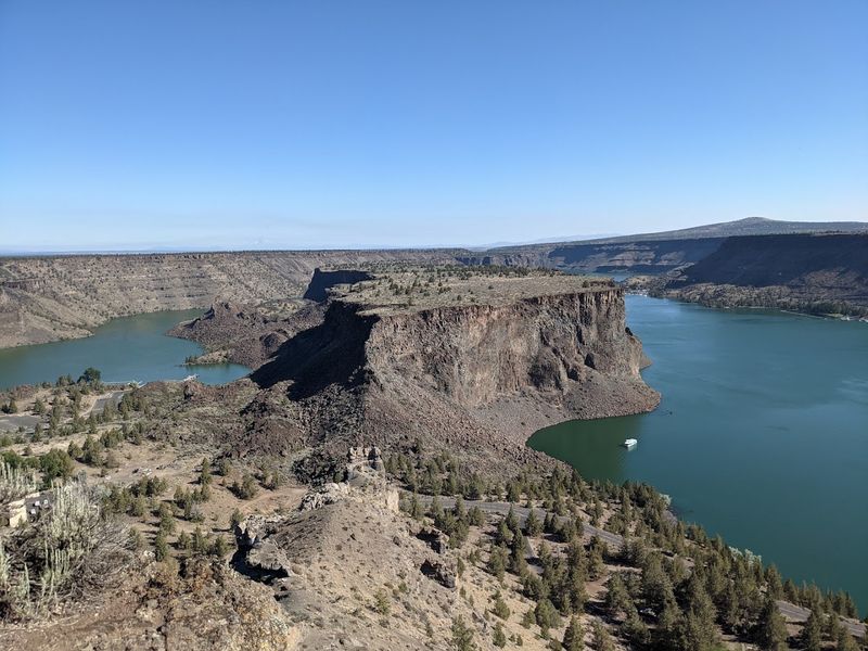 Hiking Trails and Canyon Rim Views