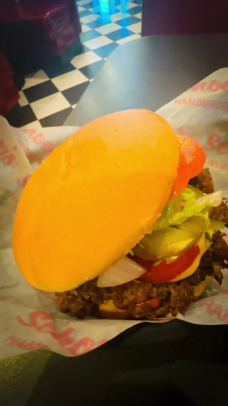How Schoop's Compares to Modern Burger Chains