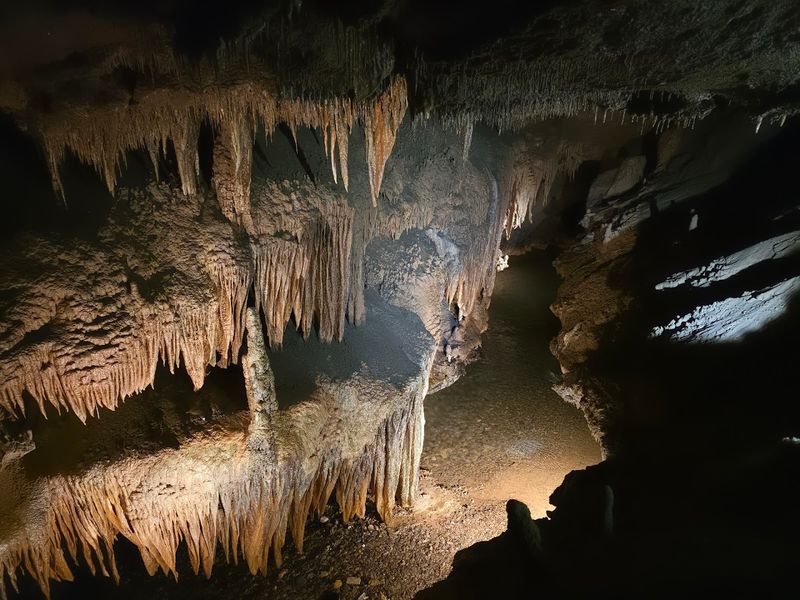 How This Cave Compares to Others in the Region How This Cave Compares to Others in the Region