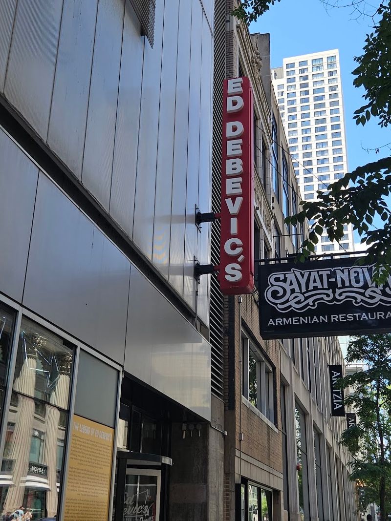 How This Spot Compares to Other Chicago Dining Experiences How This Spot Compares to Other Chicago Dining Experiences