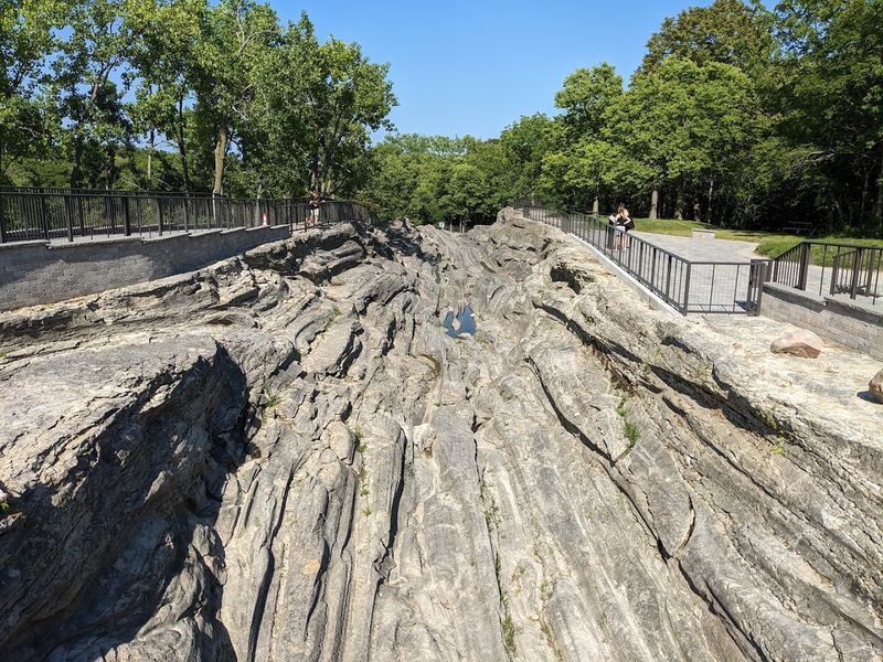 How a Glacier Could Carve Through Solid Rock How a Glacier Could Carve Through Solid Rock