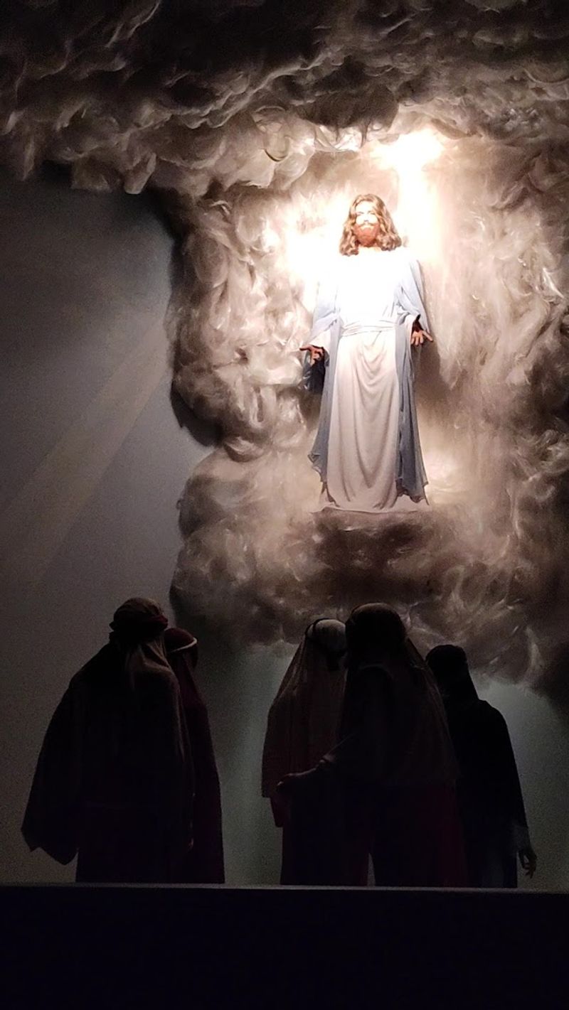 How the Lighting and Sound Design Work Together How the Lighting and Sound Design Work Together