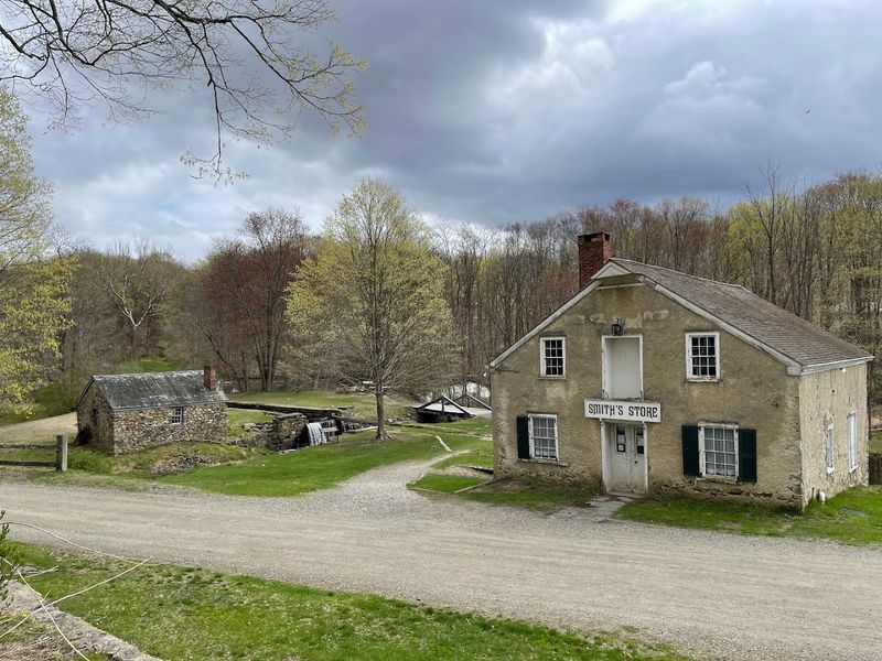 How the Village Kept Canal Workers Fed and Sheltered