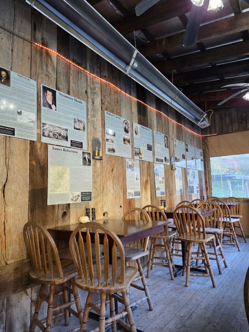 Indoor Seating That Feels Like a Cabin Retreat Indoor Seating That Feels Like a Cabin Retreat