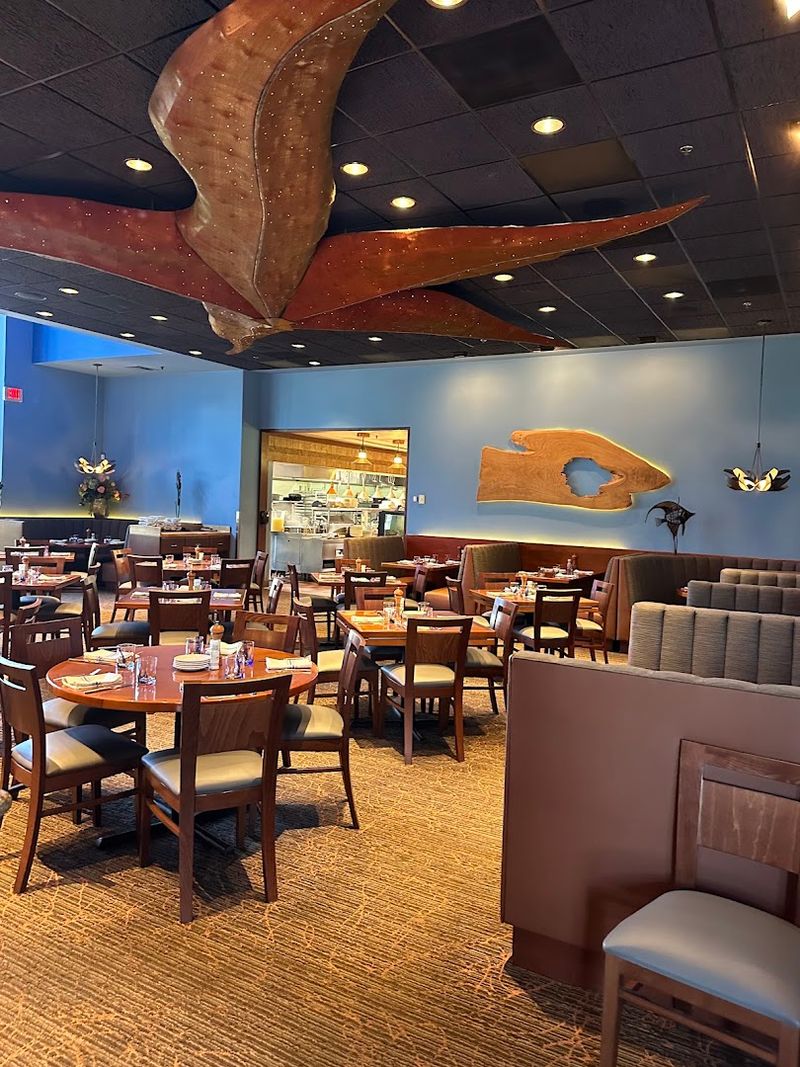 Inside the Dining Room: Atmosphere That Actually Delivers Inside the Dining Room: Atmosphere That Actually Delivers