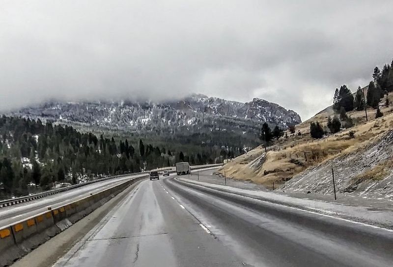 Interstate 90 (I-90)