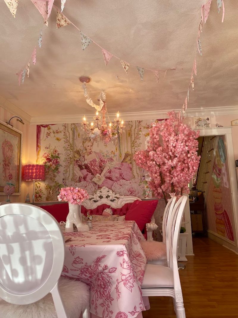 Intimate Rooms Built for Real Moments Intimate Rooms Built for Real Moments