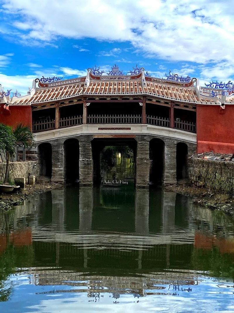 Japanese Covered Bridge, Hoi An, Vietnam Japanese Covered Bridge, Hoi An, Vietnam