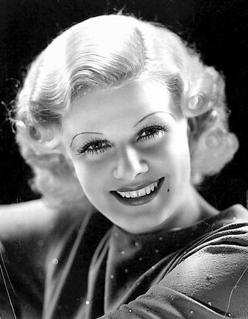 Jean Harlow - The Blonde Bombshell Who Died at 26 Jean Harlow - The Blonde Bombshell Who Died at 26