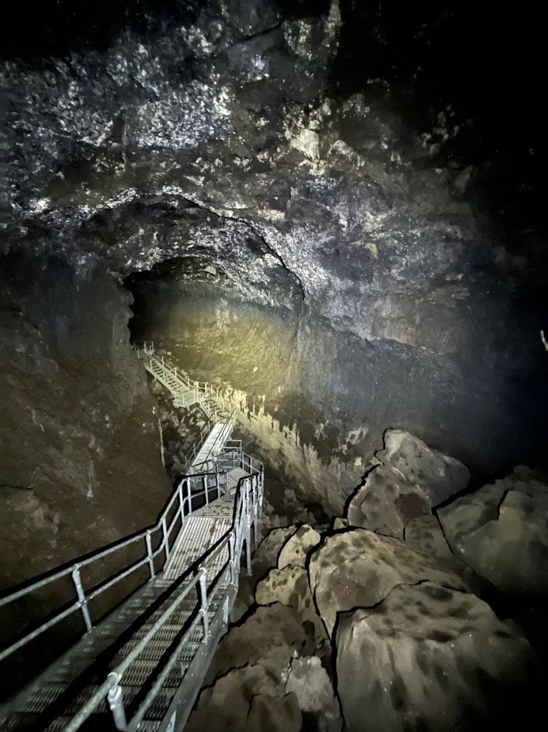 Lava River Cave: Underground Oregon at Its Coolest Lava River Cave: Underground Oregon at Its Coolest