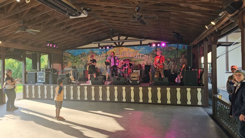 Live Music That Sets the Tone All Year Long Live Music That Sets the Tone All Year Long