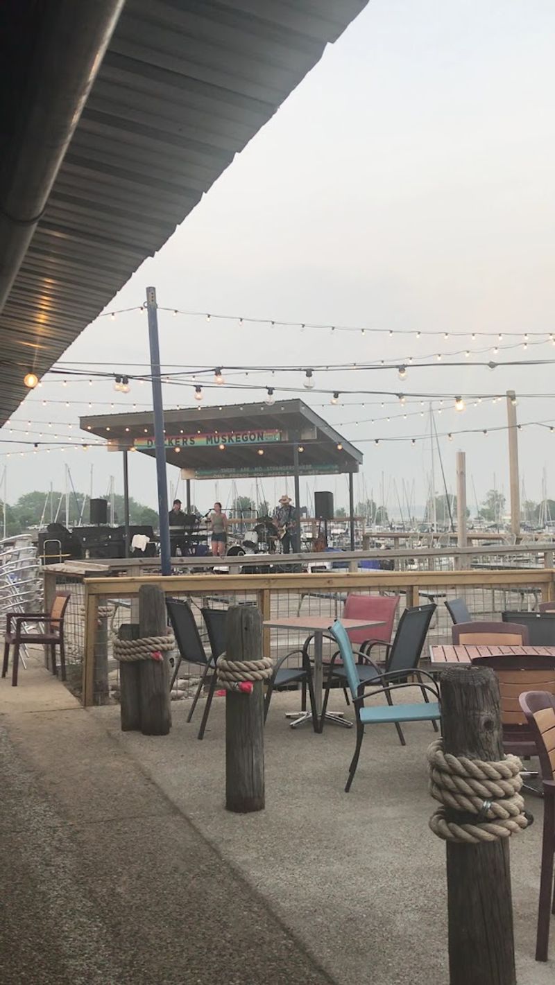 Live Music That Turned Dinner Into an Event Live Music That Turned Dinner Into an Event