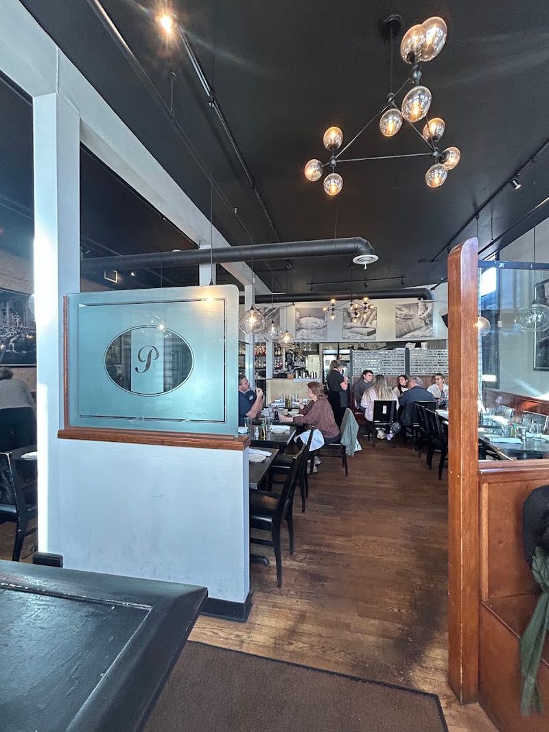 Lunch at Paravicini's Versus Dinner Service