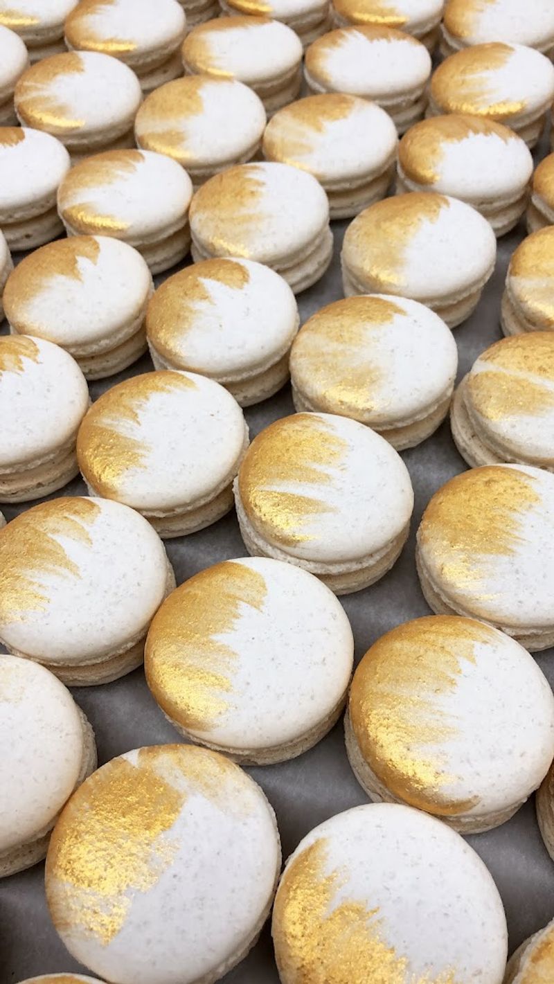 Macarons That Stand on Their Own Macarons That Stand on Their Own