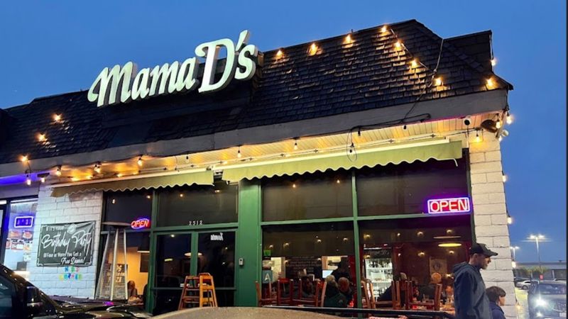 Mama D's Italian Kitchen, Manhattan Beach, California Mama D's Italian Kitchen, Manhattan Beach, California