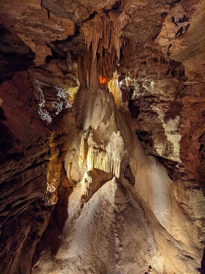 Marvel Cave, Branson, Missouri Marvel Cave, Branson, Missouri