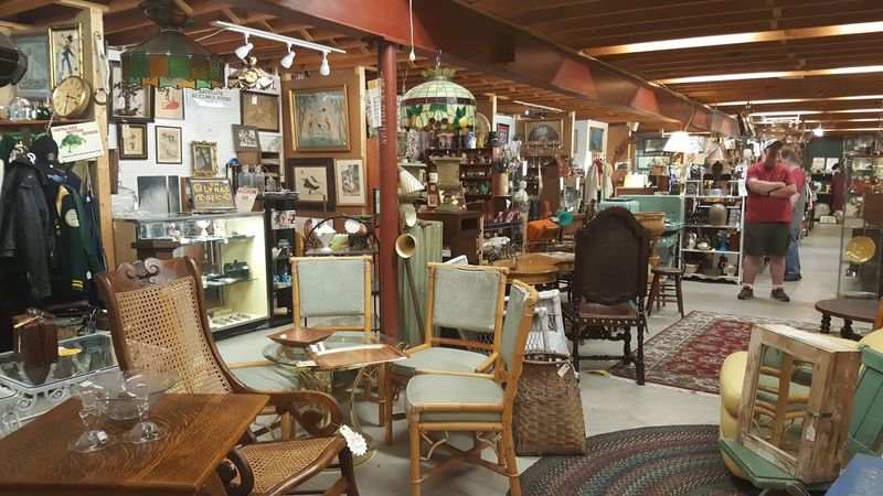 Mid-Century Modern Furniture That Serious Collectors Notice