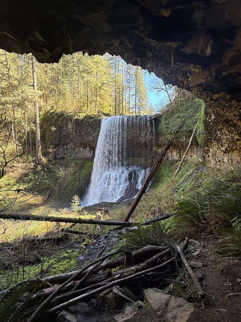 Middle North Falls: Step Behind the Waterfall Again Middle North Falls: Step Behind the Waterfall Again