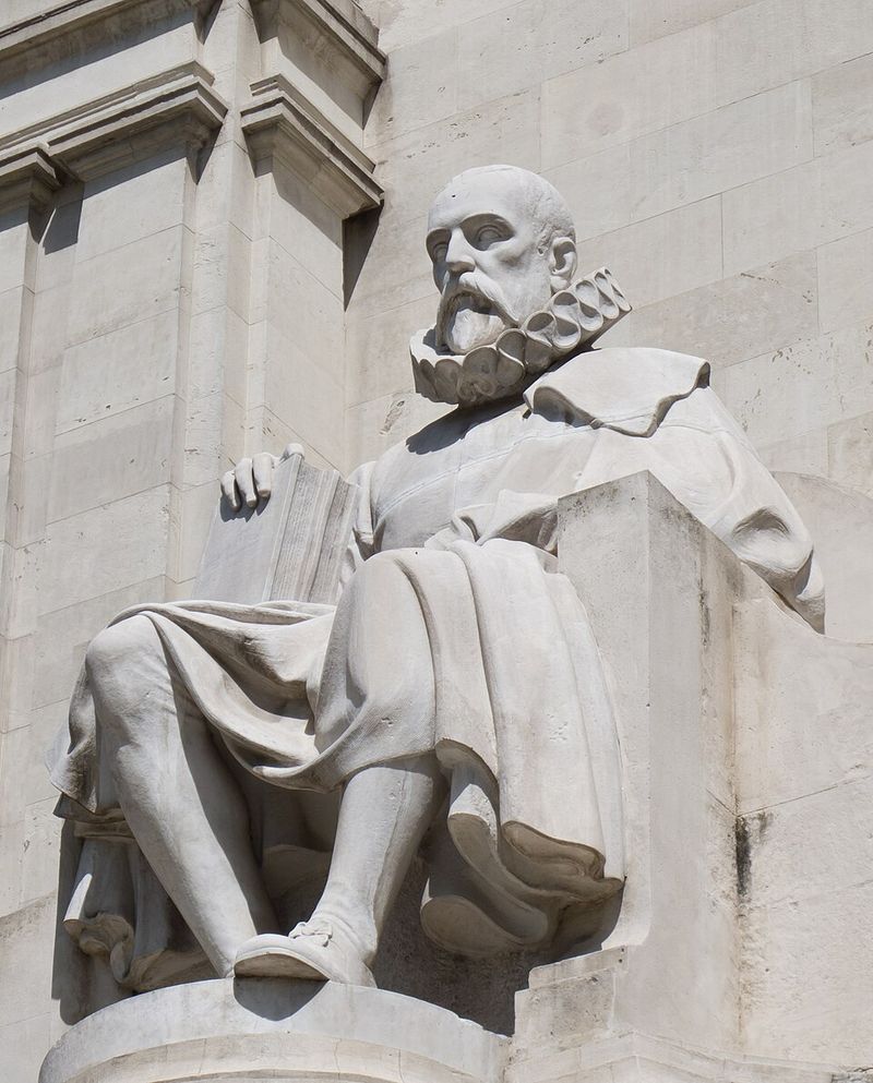 Miguel de Cervantes – Left Hand Miguel de Cervantes – Left Hand