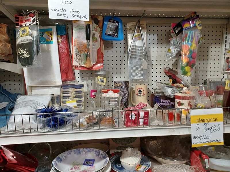 Modern Housewares and Everyday Finds Mixed In Modern Housewares and Everyday Finds Mixed In