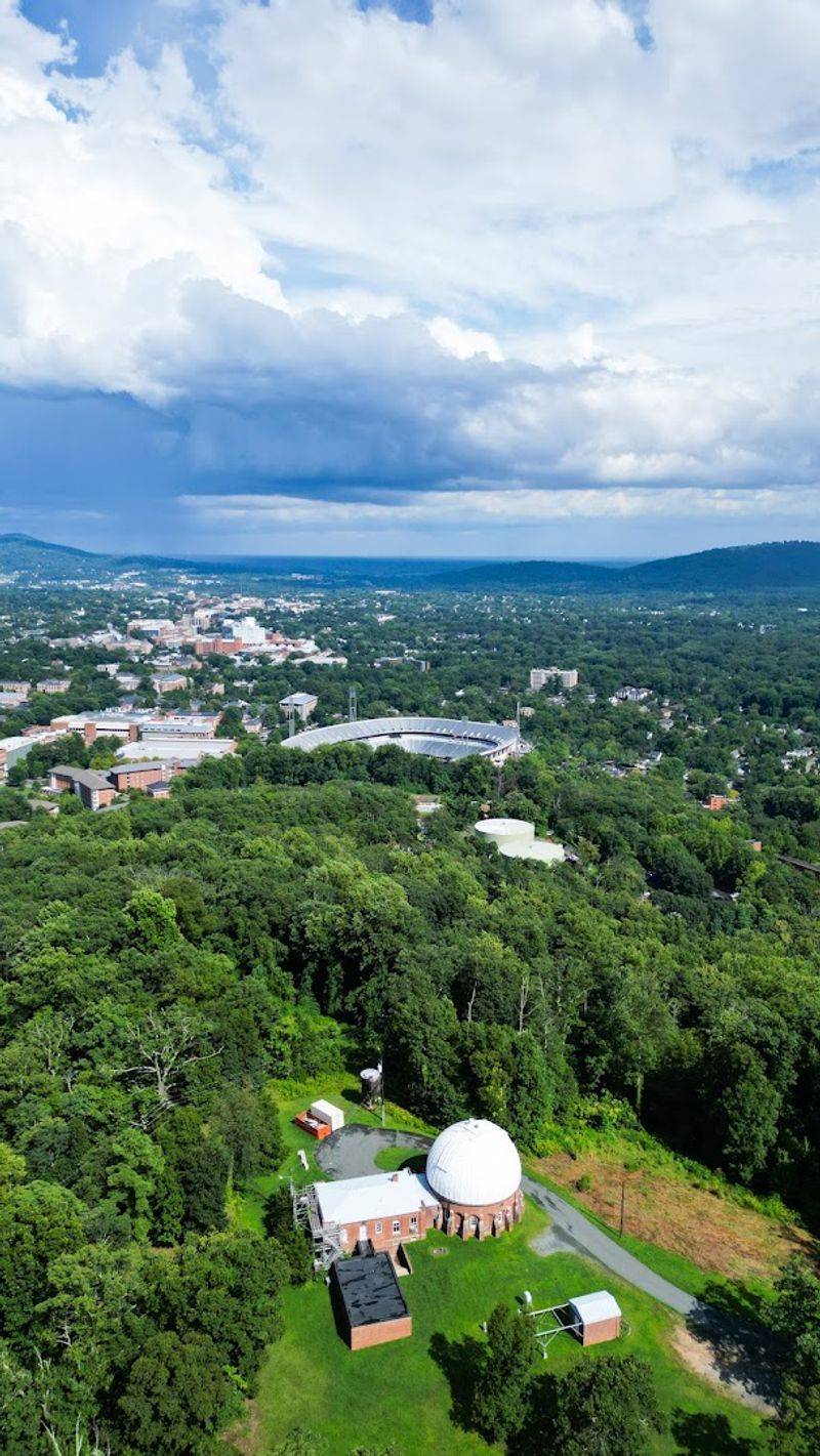 Nearby Charlottesville and Making a Full Evening of It Nearby Charlottesville and Making a Full Evening of It