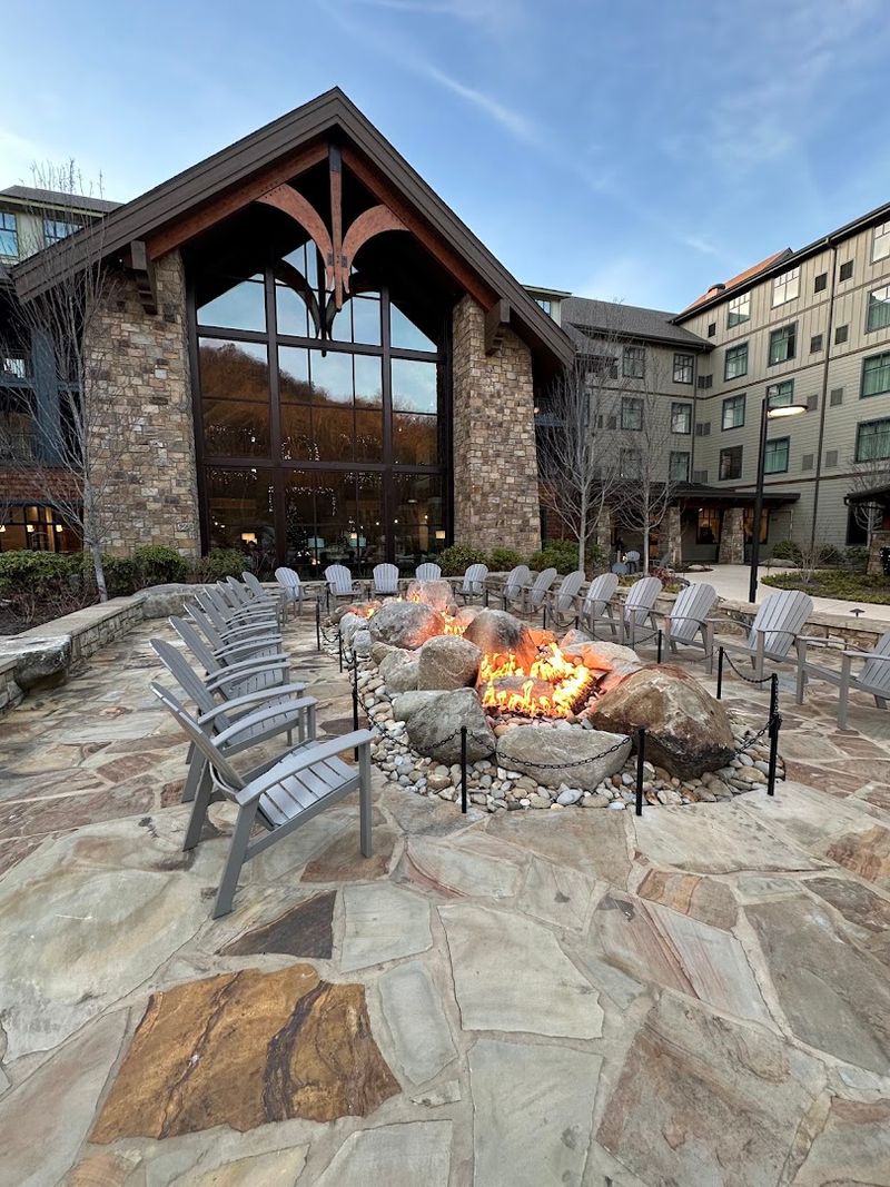 Nightly S'mores and Live Music by the Fire Pit Nightly S'mores and Live Music by the Fire Pit