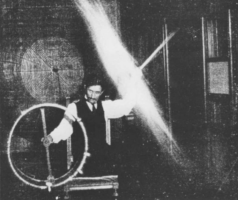 Nikola Tesla (1856–1943) Nikola Tesla (1856–1943)
