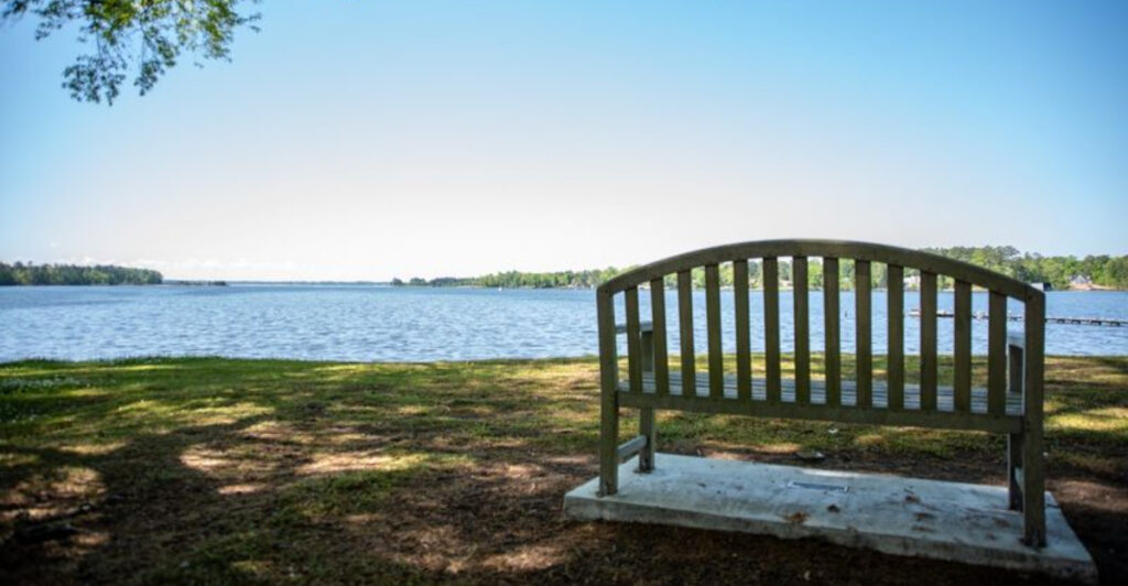 North Carolina’s Oldest and Smallest Town Feels Like Stepping Back 300 Years