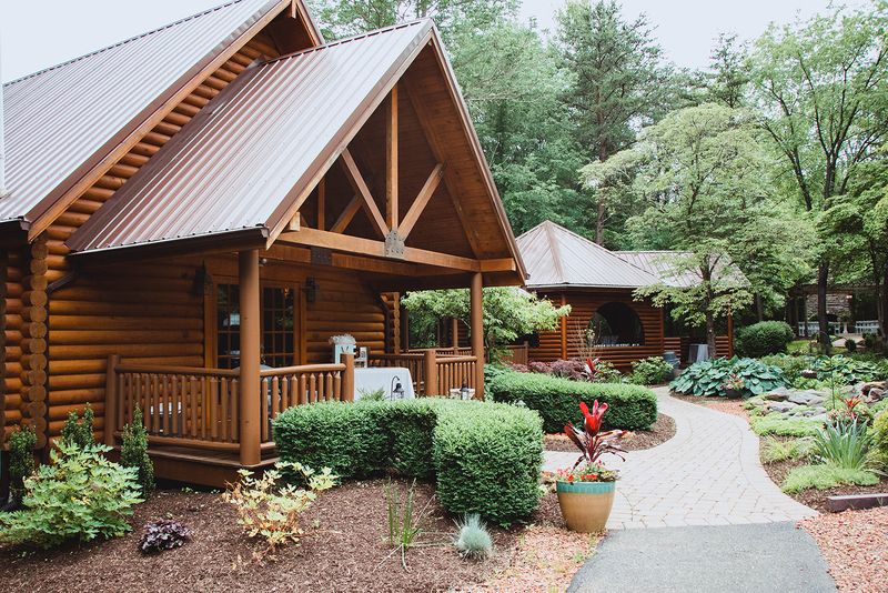 On-Site Cabins That Keep Everyone Together On-Site Cabins That Keep Everyone Together