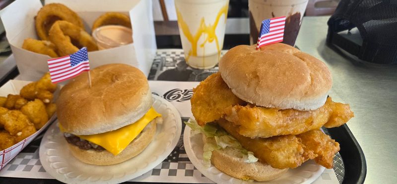 Onion Rings, Cheese Curds, and the Sides That Steal Attention Onion Rings, Cheese Curds, and the Sides That Steal Attention