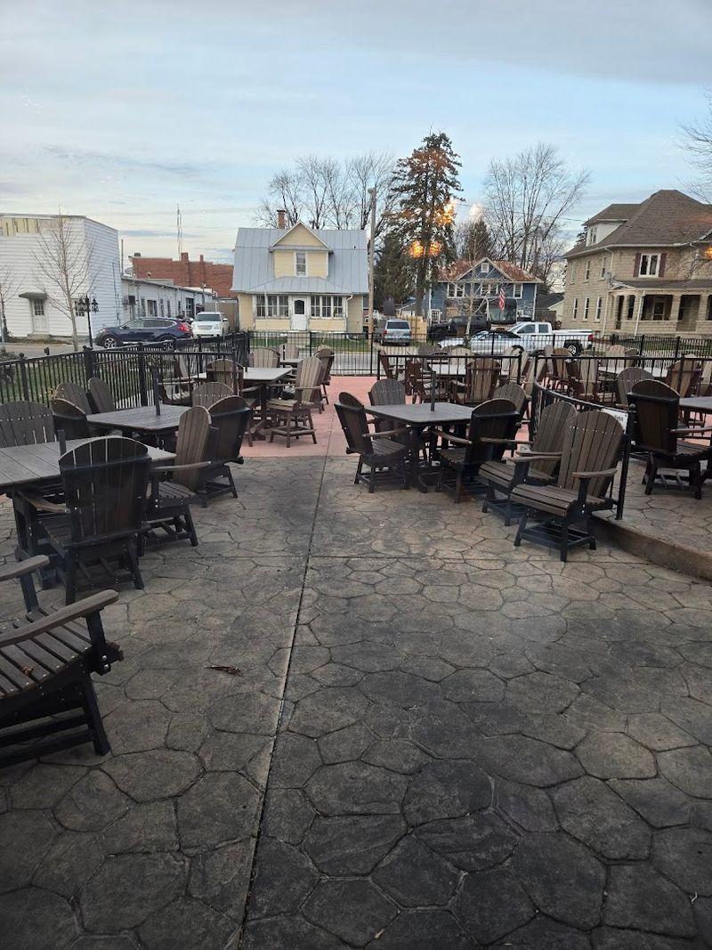 Outdoor Patio Seating When the Weather Cooperates Outdoor Patio Seating When the Weather Cooperates