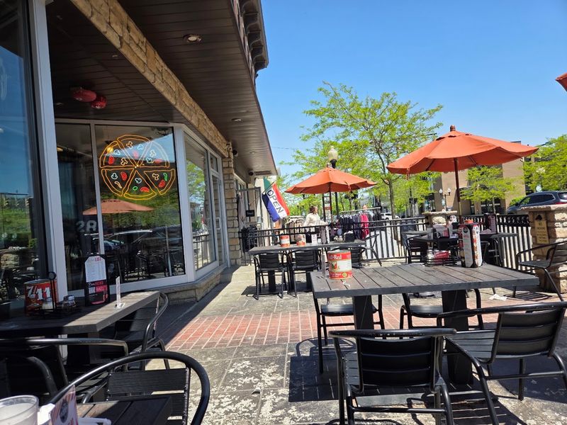 Outdoor Seating and the Downtown Bellefontaine Setting Outdoor Seating and the Downtown Bellefontaine Setting
