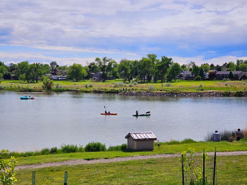 Paddles, Boards, and the Quiet Joy of Non-Motorized Boating Paddles, Boards, and the Quiet Joy of Non-Motorized Boating