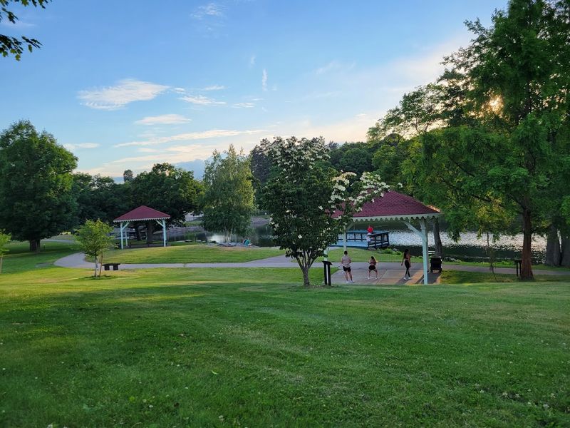 Picnic Areas, Grills, and Room to Spread Out Picnic Areas, Grills, and Room to Spread Out
