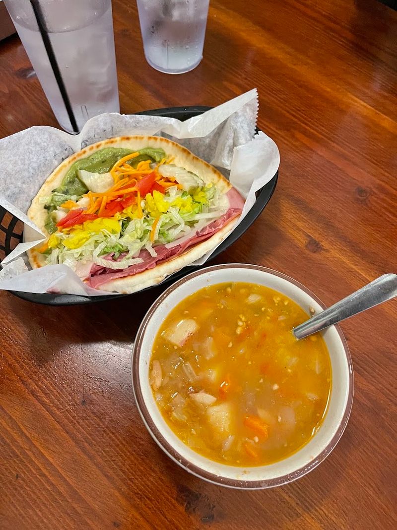 Pita Sandwiches for a Different Kind of Lunch Pita Sandwiches for a Different Kind of Lunch