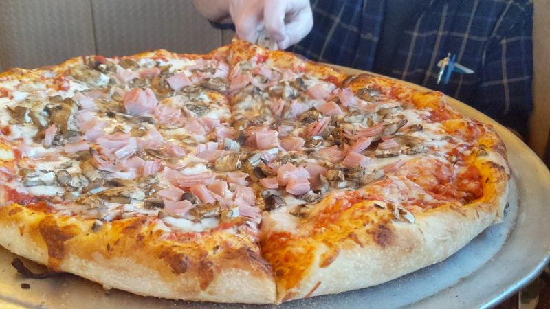Pizza Worth Ordering Even at an Italian Pasta Spot Pizza Worth Ordering Even at an Italian Pasta Spot