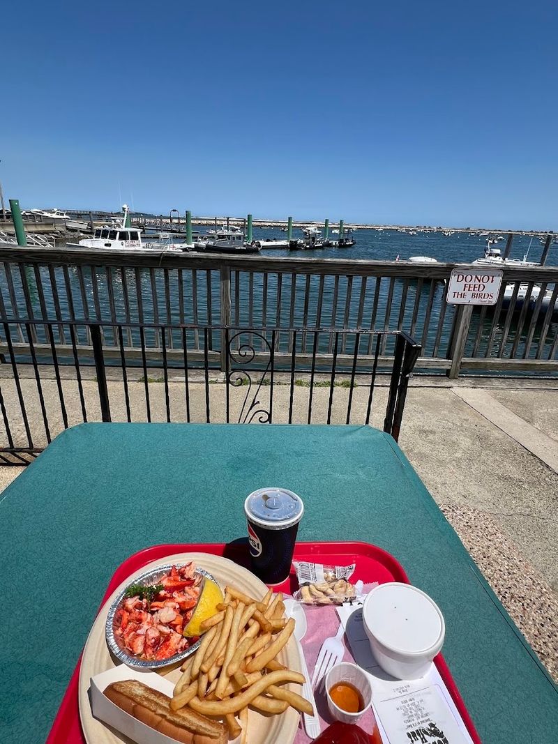 Plymouth Harbor as the Backdrop for Every Meal