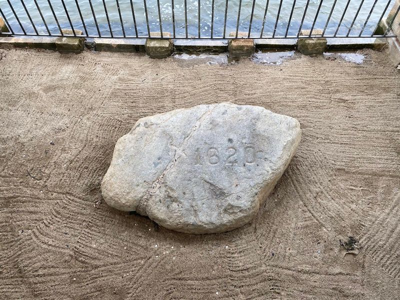 Plymouth Rock, Plymouth, Massachusetts Plymouth Rock, Plymouth, Massachusetts