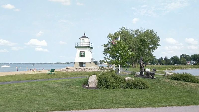 Port Clinton Lighthouse & Waterworks Park – Port Clinton