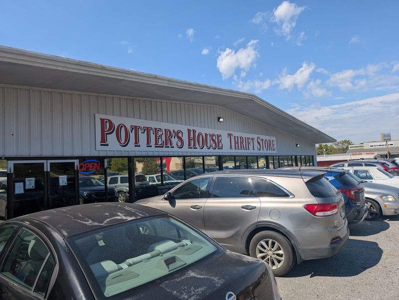 Potter's House Thrift, Fayetteville, Arkansas Potter's House Thrift, Fayetteville, Arkansas