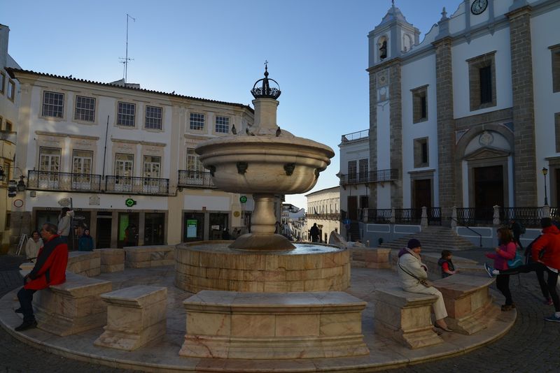 Praça do Giraldo, Évora, Portugal